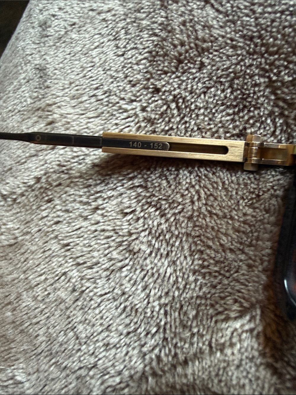 Classic Brown Lens Women's Sunglasses with Green Case - Picture 4 of 6